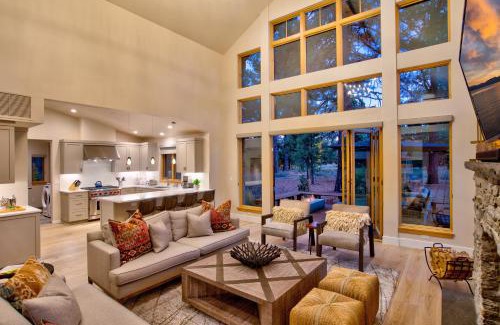 Truckee House | NEW 4BD Residence in the Signature Home Collection at Old Greenwood!