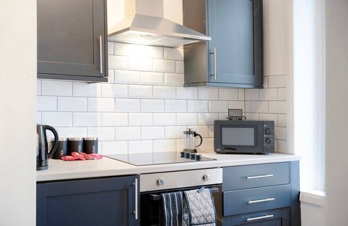 North Shields House | New! 4BR in Spencer Street