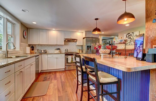 Williamsville House | New! A Lovely VT Home with a Hot Tub, Near Rock River and Skiing