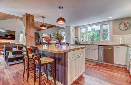 Williamsville House | New! A Lovely VT Home with a Hot Tub, Near Rock River and Skiing