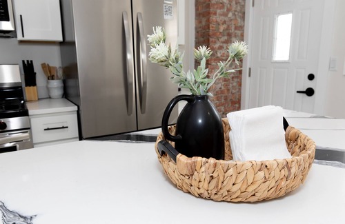 Sandusky Condo | New! Adjoining Suites - Sleeps 12!