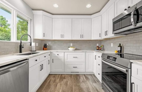 Colorado Springs House | New Adventure Cottage w/Mountain Views Near Garden of the God's & Fall Leaves!