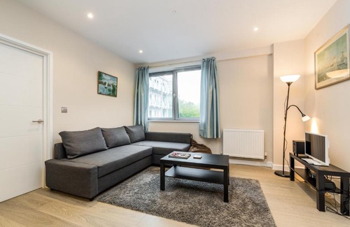 Barnet Apartment | NEW Amazing 2 Bedroom Flat in New Barnet