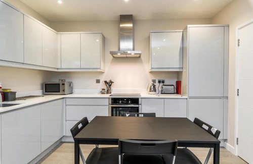 Barnet Apartment | NEW Amazing 2 Bedroom Flat in New Barnet