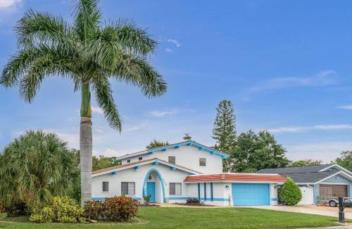 West Bradenton House | New Amazing Heated Pool +14 min to AMI +5BR 20ppl