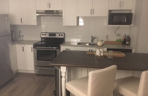 Guildford House | New and Cozy 2 bedrooms suite