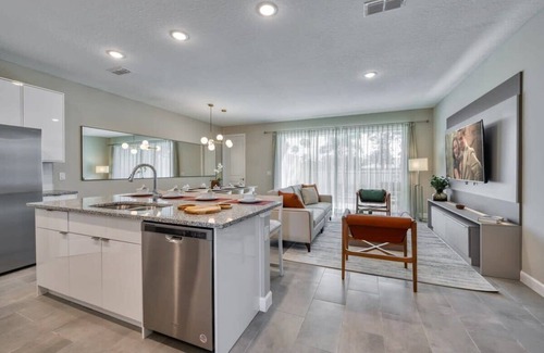 West Kissimmee House | New and stylish home just 5 min from Disney parks
