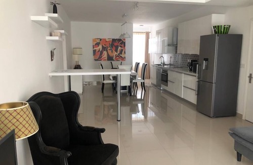 Pereybere Apartment | New apartment, 100 m from the beach