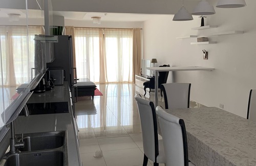Pereybere Apartment | New apartment, 100 m from the beach
