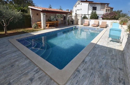 Stinjan Apartment | New apartment 4* for 4 persons with pool