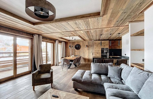 Le Cret Apartment | New apartment 7 ppl, 3 bedrooms with balcony and parking in Val-d'Isère