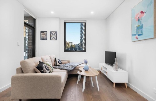 Waterloo Apartment | New apartment near city centre and shops for 4 ppl