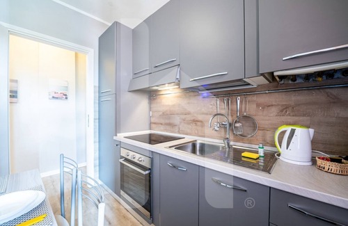 Pisa Apartment | New apartment with air conditioning and free parking.Perfect location for who wants to visit the center by vehicle or car and a few steps from the Cisanello Hospital. The apartment is equipped with all comforts as new independent heating, air conditionin