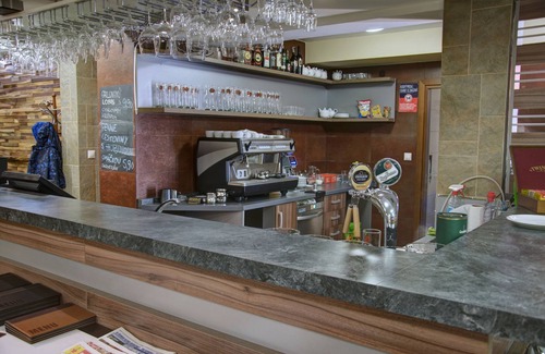 Ruzomberok Apartment | New apartment with restaurant in great locality - Ski/Bike Park 100m, lake 150m