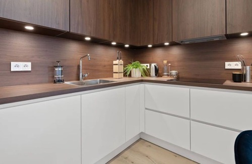 Kopavogur Apartment | New Apt. Near Smáralind Mall With Private Parking