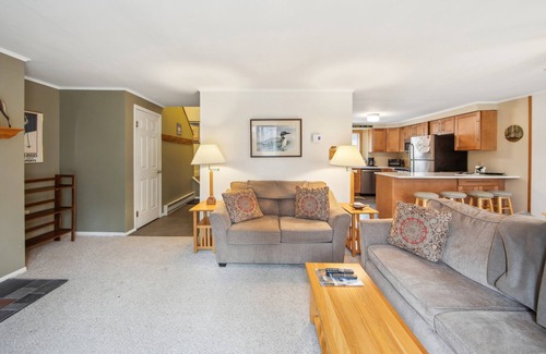 North Creek House | NEW! Arena 2-Bedroom Townhouse with Pool by The Summit at Gore Mountain