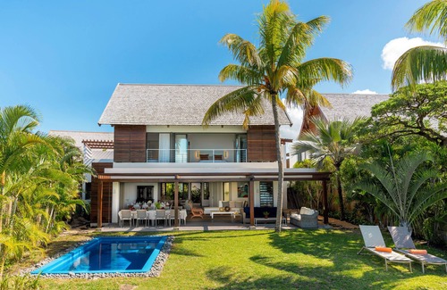 Belle Mare Villa | New beach villa Rubis Belle Mare, private pool with no view from outside
