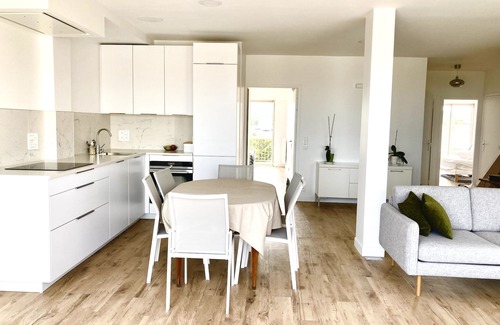 Cros-de-Cagnes Apartment | New - BeachSide & Amazing Seeview - Top Floor - Air Cond - Garage