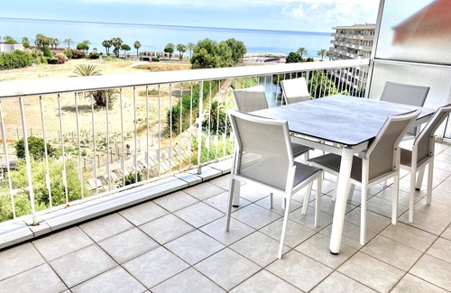 Cros-de-Cagnes Apartment | New - BeachSide & Amazing Seeview - Top Floor - Air Cond - Garage