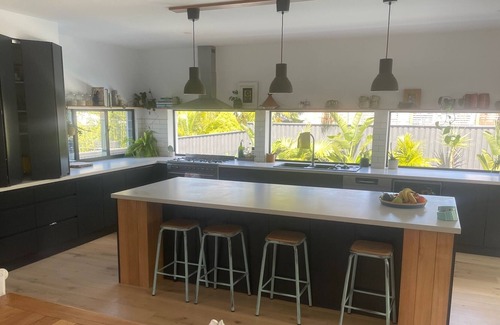 Allambie Heights House | New beautiful family home with pool and spa