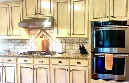 Mount Meigs House | NEW! Beautiful Country Chateau on 6+ Private Acres