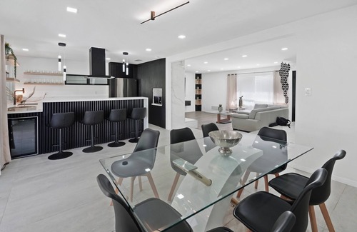 Thousand Oaks House | New! Beautiful & Elegant 5BD/3BA at Thousand Oaks