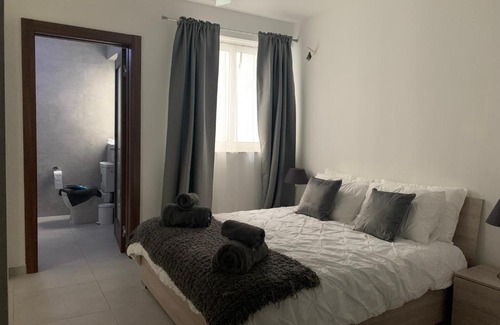Qawra Apartment | NEW, beautiful modern 3 bed apartment near the sea frount