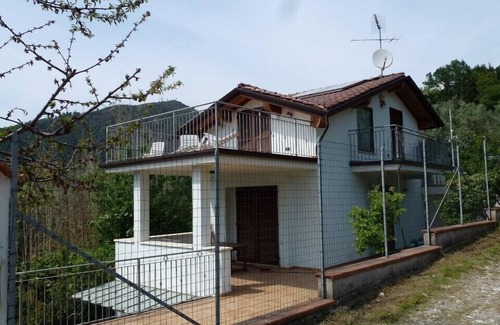Pietrasanta House | New beautiful villa, close to the sandy beach. Large terrace. Garden.