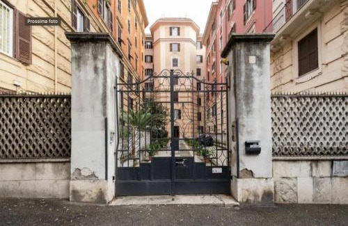 San Giovanni Apartment | NEW-BIG Honey Colosseum 4bdr + 2sofa bed A/C