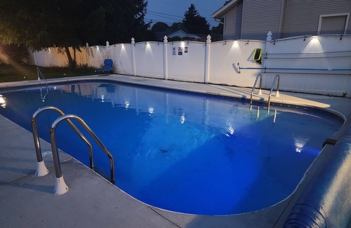 Racine House | ☆NEW☆ Bridgerton House, Private Pool, 4 bed, 3 bath, near beach and zoo.