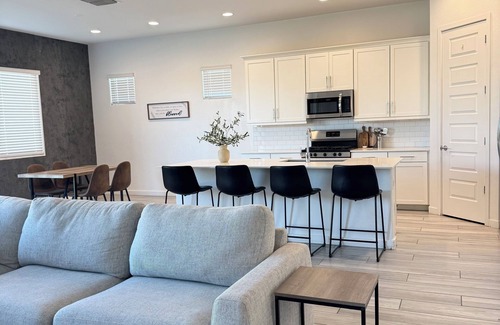 Laveen Village House | New Build 3bedroom house with WiFi just minutes away from downtown & the airport