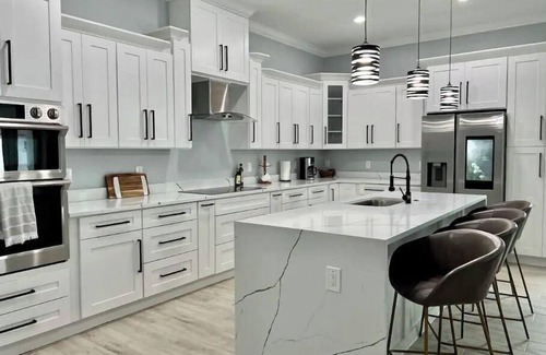 Tampa House | New Build 3BR Lux West Tampa House WALK To Stadium