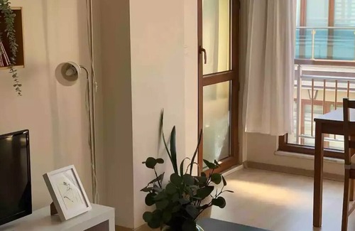 Atasehir Apartment | New building, fourth floor, 15 minutes to Kadikoy
