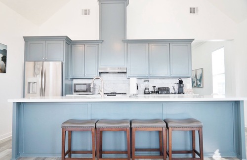 Galveston House | New Built Pastel Paradise - Blue Breeze Haven 2 Bedrooms 2 Baths Sleeps 6