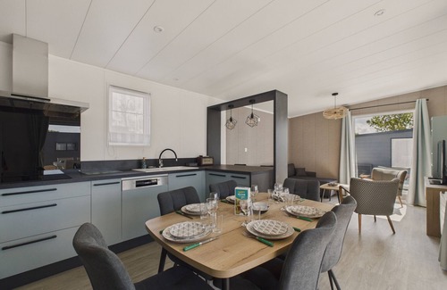 Saint-Gilles-Croix-de-Vie Ski Chalet | New chalet for 6 with year-round heated pool