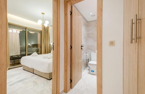 Gueliz Apartment | NEW - Central 1BR-Kingsize, AC & Terrace Parking