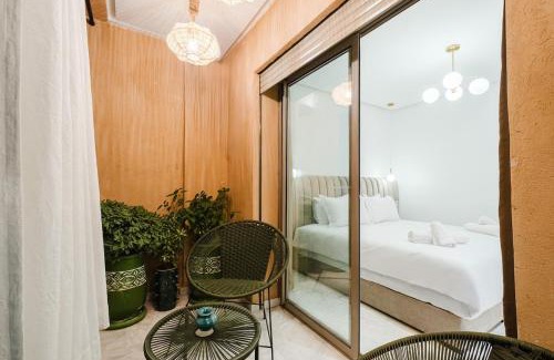 Gueliz Apartment | NEW - Central 1BR-Kingsize, AC & Terrace Parking