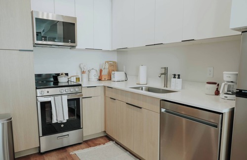 Downtown Salt Lake City Apartment | NEW Central SLC Apt l Citview l CLose to Skiing