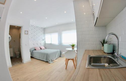 Torremolinos City Centre Apartment | New Central Studio Torremolinos