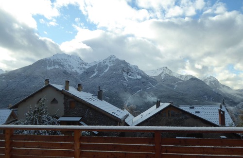 Puy-Saint-Andre Ski Chalet | New chalet near Briançon, very bright, overlooking garden