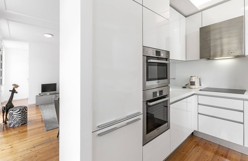 Bairro Alto House | NEW! Charm that's difficult to resist. W/garage.