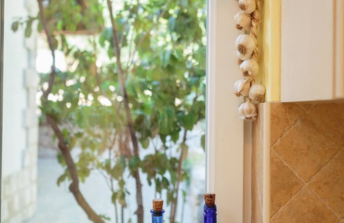 Orebic House | New, Charming & Large 3 Bedroom Seaside House next to Beach