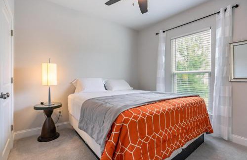 Acworth House | New Charming Surburban Retreat 12 mins to Lakepoint