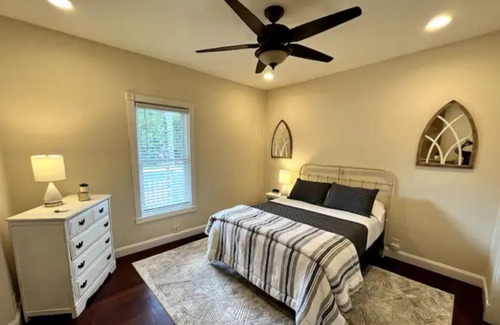 Aiken House | NEW! Clean, bright cottage walking dist to DT Aiken