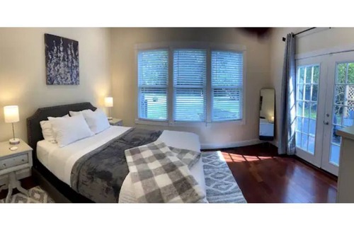 Aiken House | NEW! Clean, bright cottage walking dist to DT Aiken