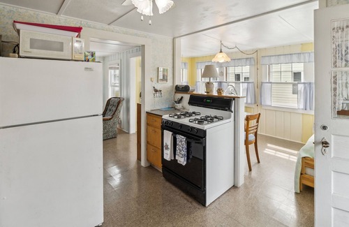 Wareham Center Cottage | NEW! Coastal Cottage Retreat Steps from the Beach