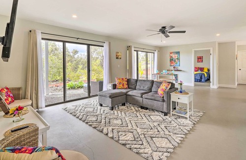 Ocean View Apartment | NEW! Colorful Big Island Getaway on 3 Acres!