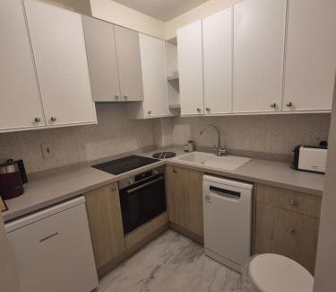 Dublin House | New Comfortable room beside tramline