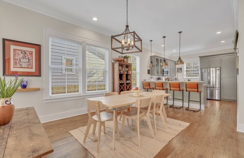 Metropolitan House | New Construction in Great Location W/Parking and Patio By Lucky Savannah