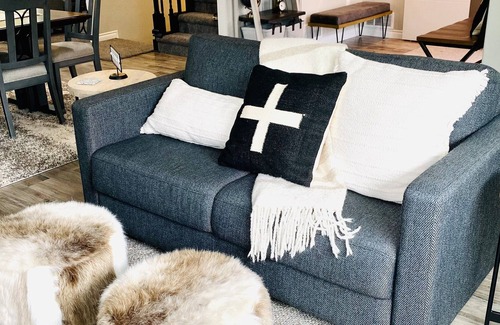 Alyeska House | New construction- Less then a Mile from Alyeska Day-lodge